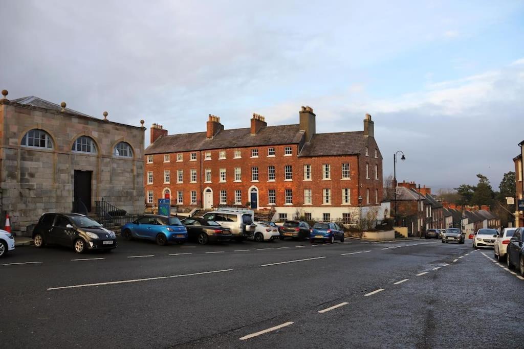 Royal Village Luxury Townhouse * Hillsborough