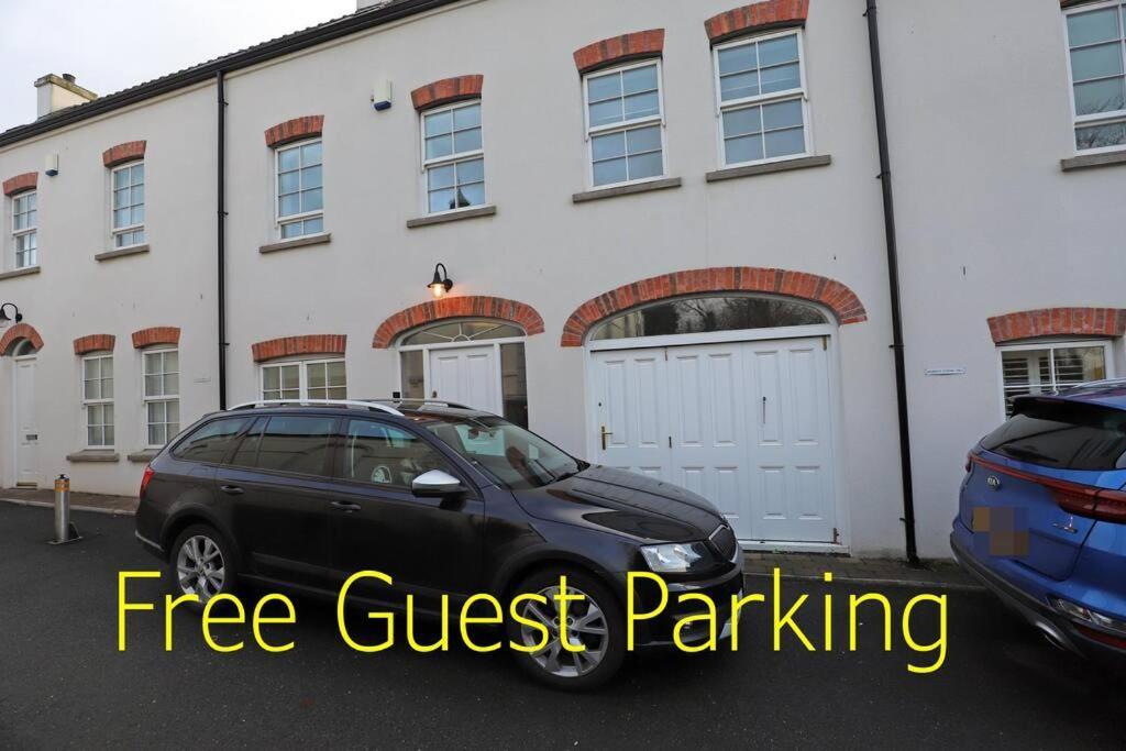 Royal Village Luxury Townhouse * Hillsborough
