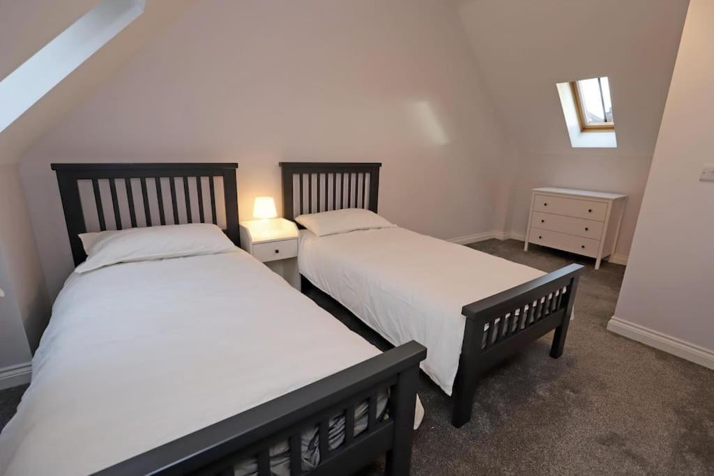 Royal Village Luxury Townhouse * Hillsborough